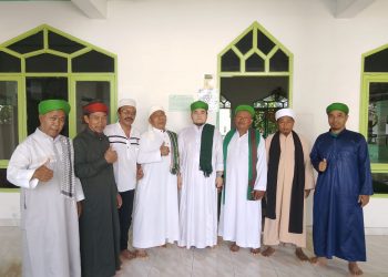 Cerita Siantar Dulu (CSD) Gelar Jumat Barokah, Bagikan Nasi Kotak kepada Jemaah Masjid Amaliyah