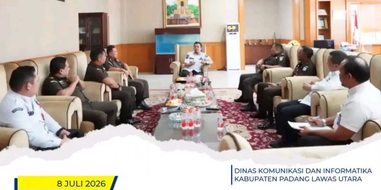 Wakil Bupati Paluta Secara Resmi Lantik 6 Pejabat Administrator di Lingkup Pemkab Padang Lawas Utara