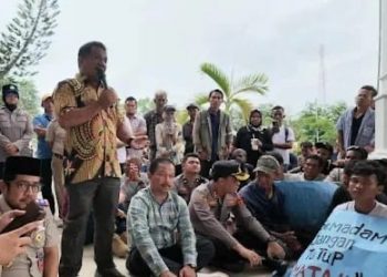 Wabup Aceh Tamiang Terima Aspirasi Massa Warga Sekumur, Pastikan Persoalan HGU PT Seumadam Diselesaikan Secara Adil
