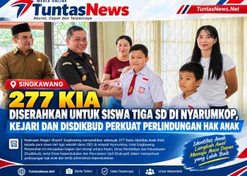 277 KIA Diserahkan untuk Siswa Tiga SD di Nyarumkop, Kejari dan Disdikbud Perkuat Perlindungan Hak Anak