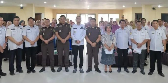 Bupati Labusel Tekankan Tertib Administrasi dan Transparansi kepada Kepala Sekolah