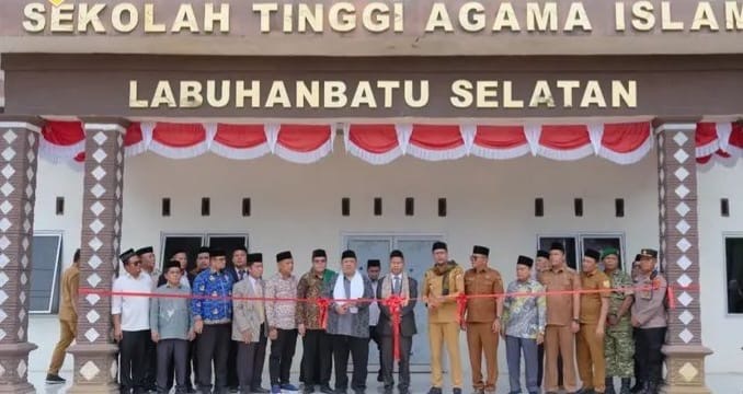 Respon Cepat Dumas, Polsek Kampung Rakyat Gerebek Rumah di Tolan, 3,62 Gram Sabu Diamankan Beserta Dua Pria dan Satu Wanita