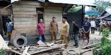 Pemkab Aceh Tamiang Salurkan Bantuan Akibat  Satu Rumah WargaTertimpa Pohon Sawit Dan Merenggut Nyawa Seorang Balita