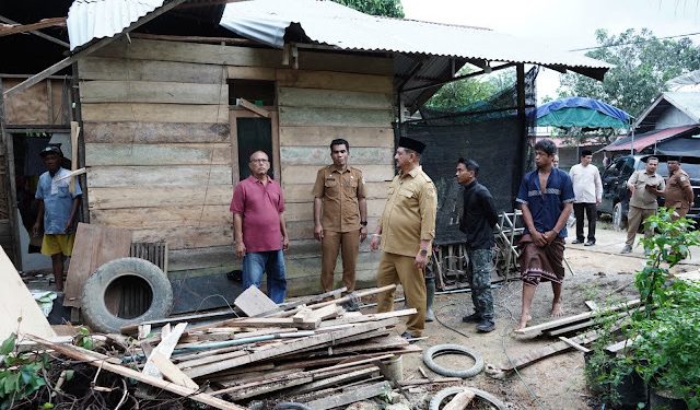 Pemkab Aceh Tamiang Salurkan Bantuan Akibat  Satu Rumah WargaTertimpa Pohon Sawit Dan Merenggut Nyawa Seorang Balita