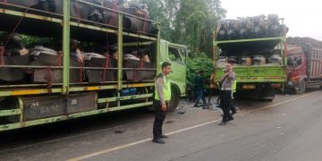 Tabrakan Beruntun Tiga Truk di Jalinsum Asam Jawa, Sat Lantas Polres Labusel Gerak Cepat Pastikan Arus Lalin Terkendali