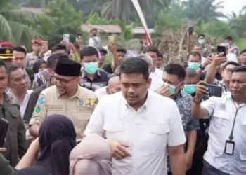 Gubernur SUMUT Bobby Nasution dan Bupati Labusel Fery Meninjau Jalan Rintis–Ulumahuam,Kec.Silangkitang