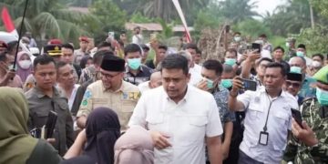 Gubernur SUMUT Bobby Nasution dan Bupati Labusel Fery Meninjau Jalan Rintis–Ulumahuam,Kec.Silangkitang