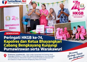 Peringati HKGB ke-74, Kapolres dan Ketua Bhayangkari Cabang Bengkayang Kunjungi Purnawirawan serta Warakawuri