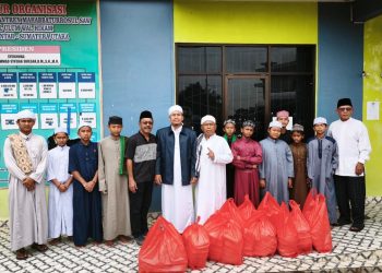 CSD Gelar Jumat Barokah, Bagikan Nasi Kotak kepada Jemaah Pesantren Mahabbatulrosul SAW